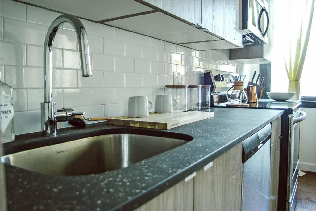Rail Park Downtown Studio, Amazing Views, Contactless Check-In Philadelphia Eksteriør bilde